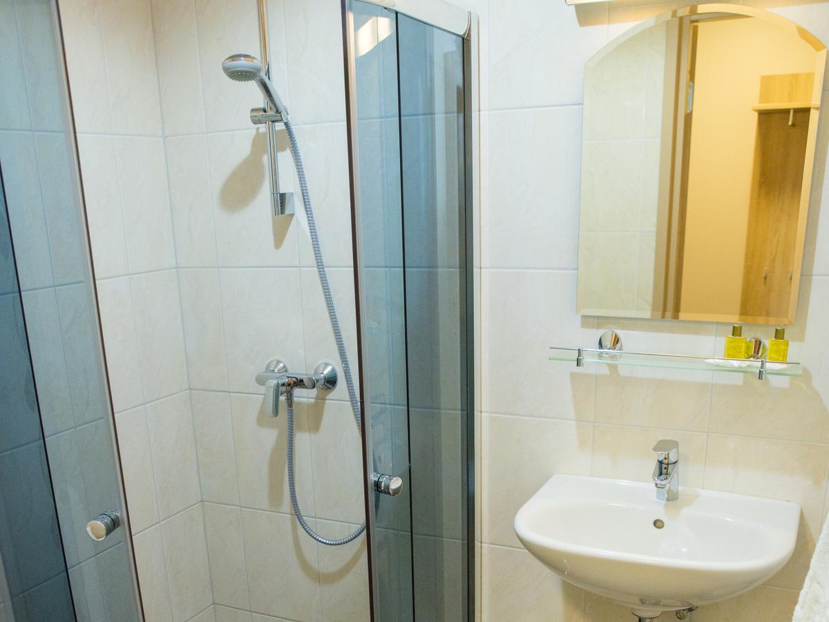 Ankur Hotell Mustvee Exterior foto